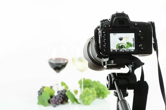Um fundo branco pode realçar as cores dos seus produtos, bem como evitar luzes e sombras desnecessárias